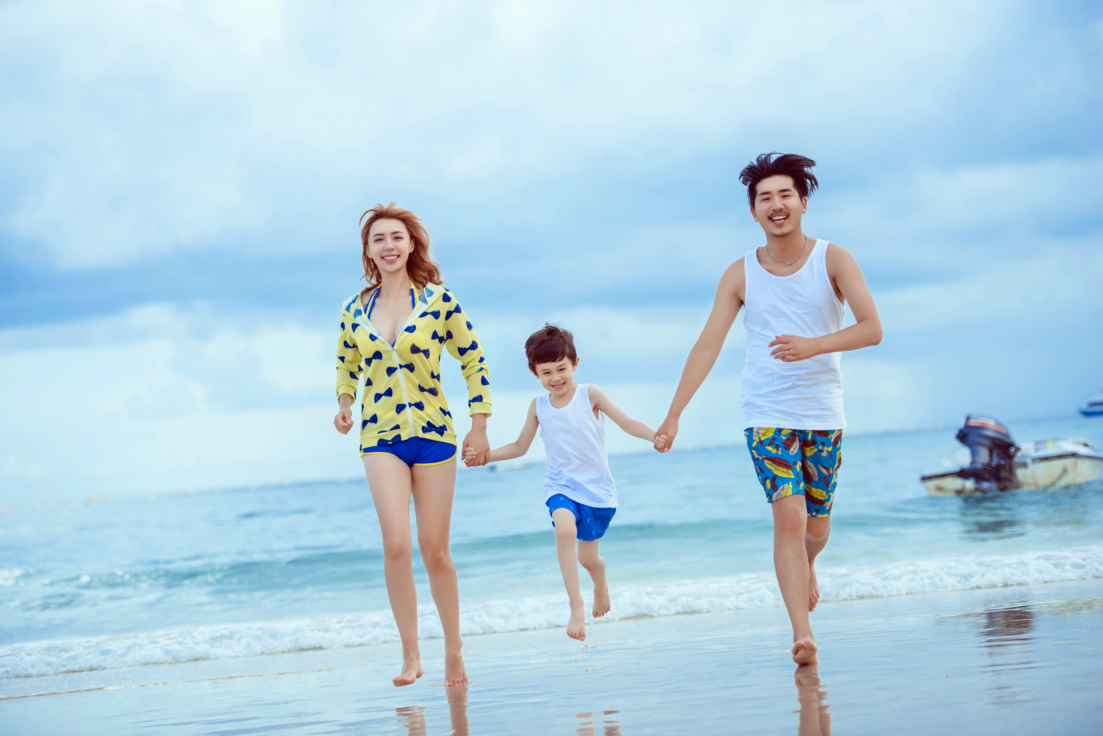 盛夏蔚藍(lán)，親子時(shí)光 三亞親子游圖集與溫馨記錄